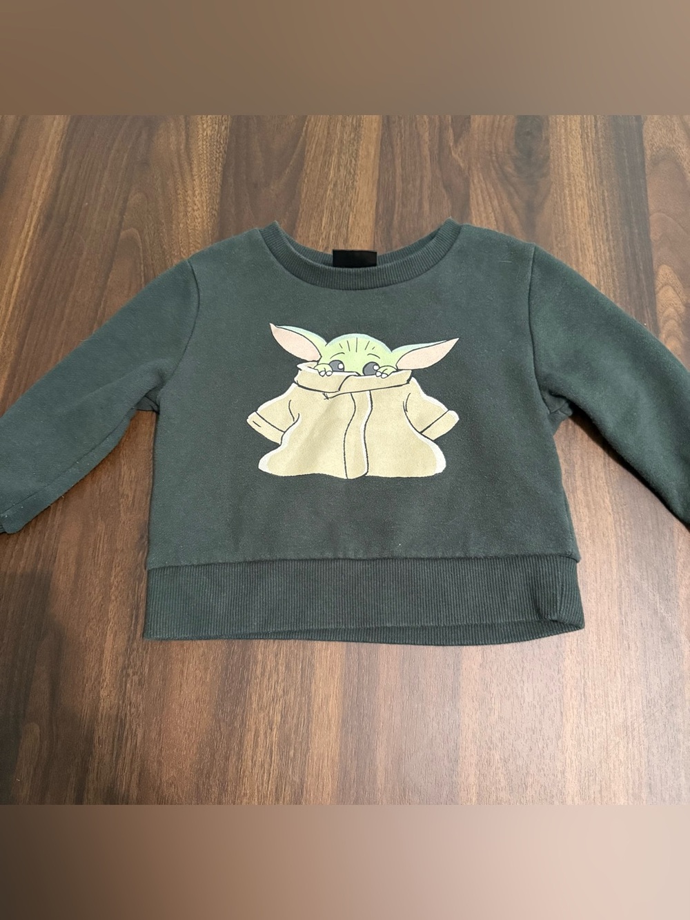 ✨2/$6✨ Baby boy Star Wars baby yoda sweatshirt